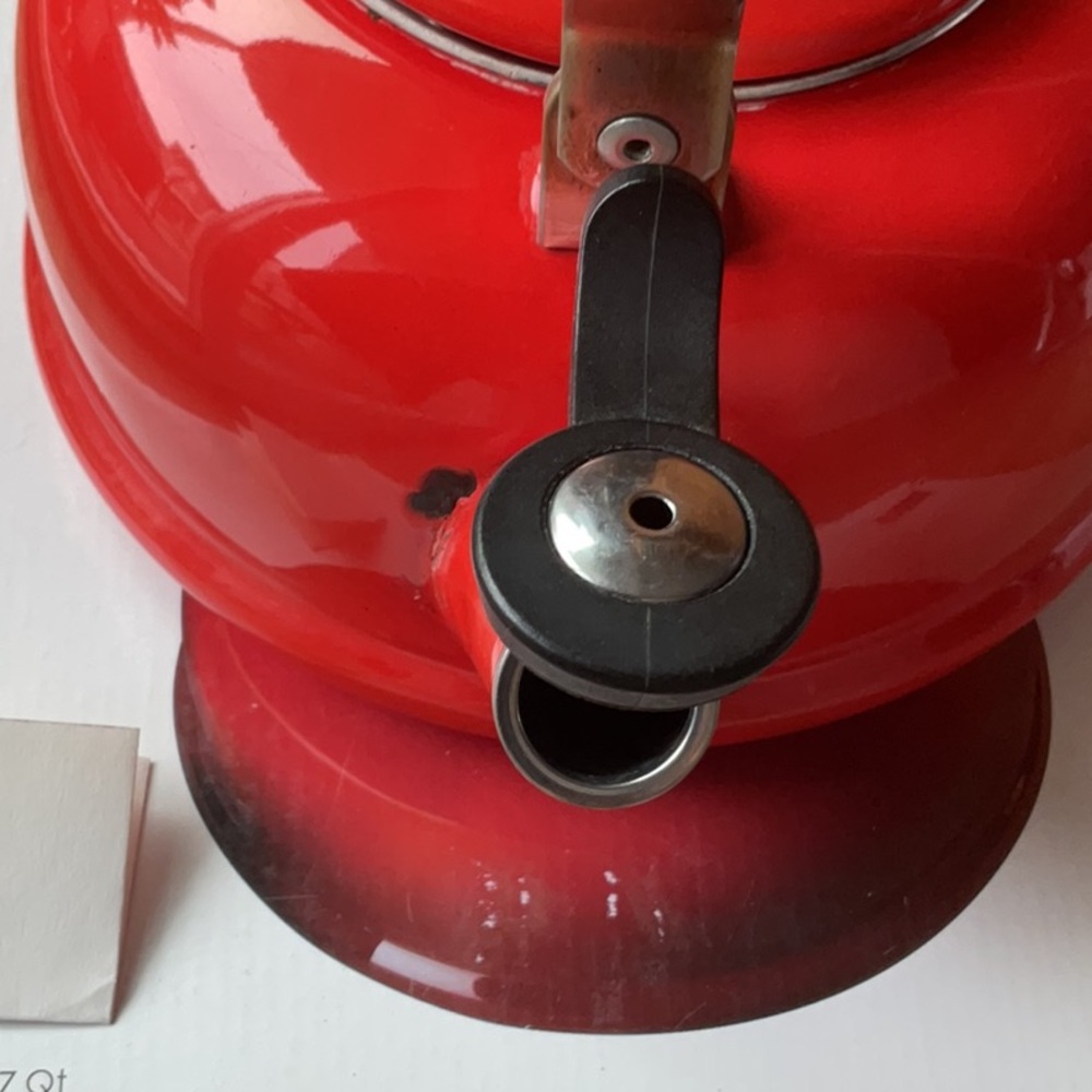 Le Creuset kettle 1.6 L / 1.7 qt - Picture 5 of 9